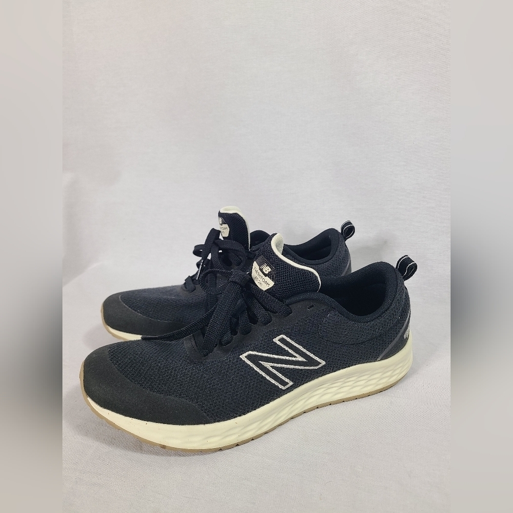 Women's New Balance Fresh Foam Arishi v3 Running Shoes. Size 8